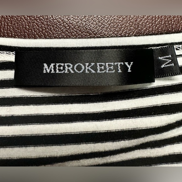 Black & White Stripe Sleeveless Dress with Tie Waist and Pockets - Picture 6 of 10